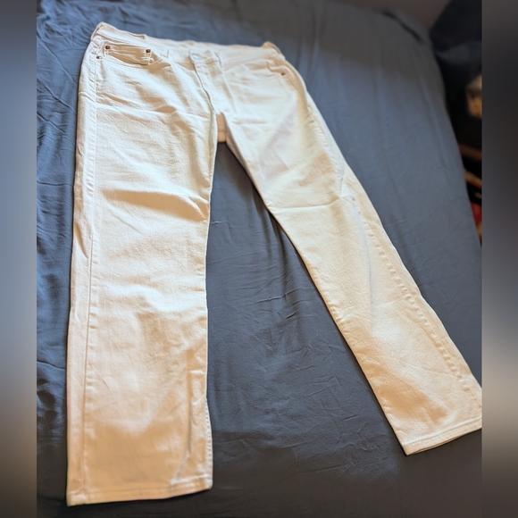 White Levi Jeans - Picture 1 of 4